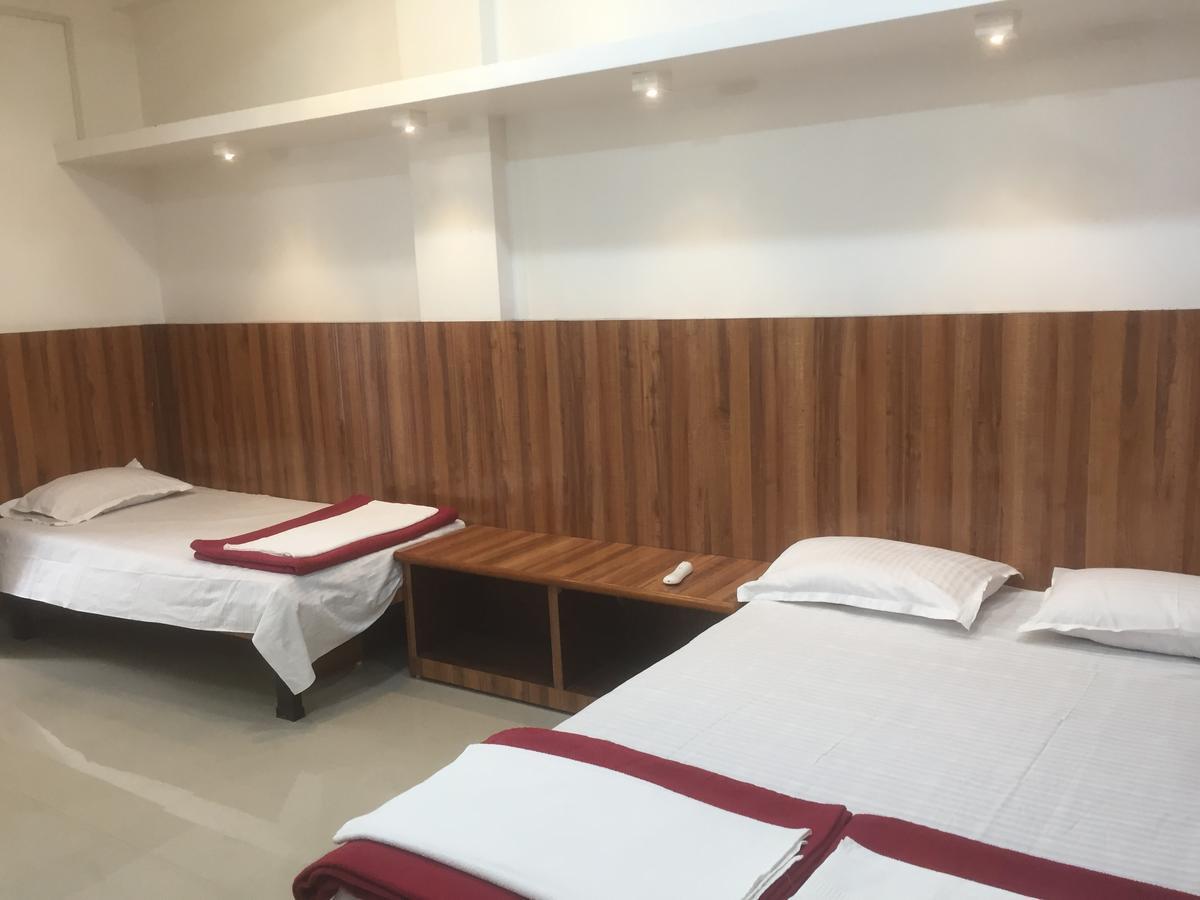 Joshi Yatri Niwas Hotel Kolhápur Kültér fotó