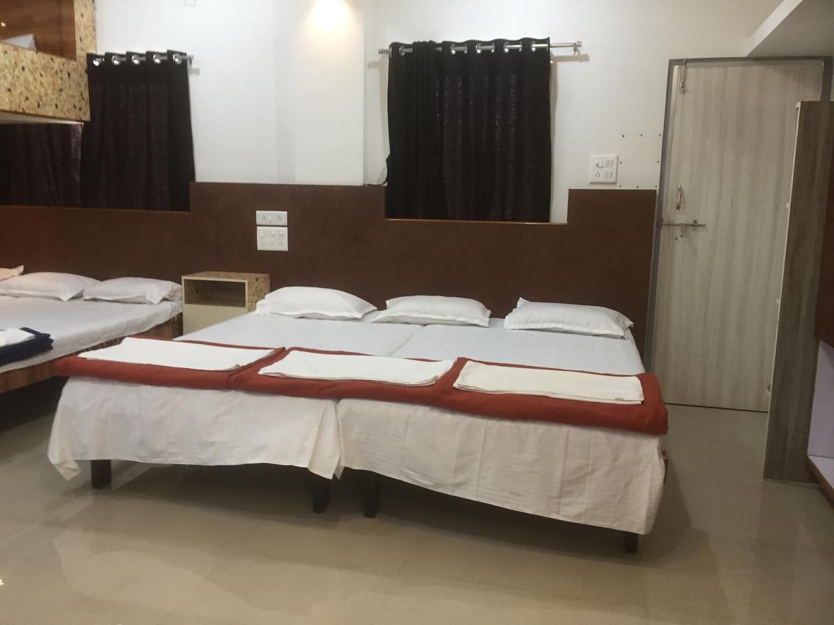 Joshi Yatri Niwas Hotel Kolhápur Kültér fotó