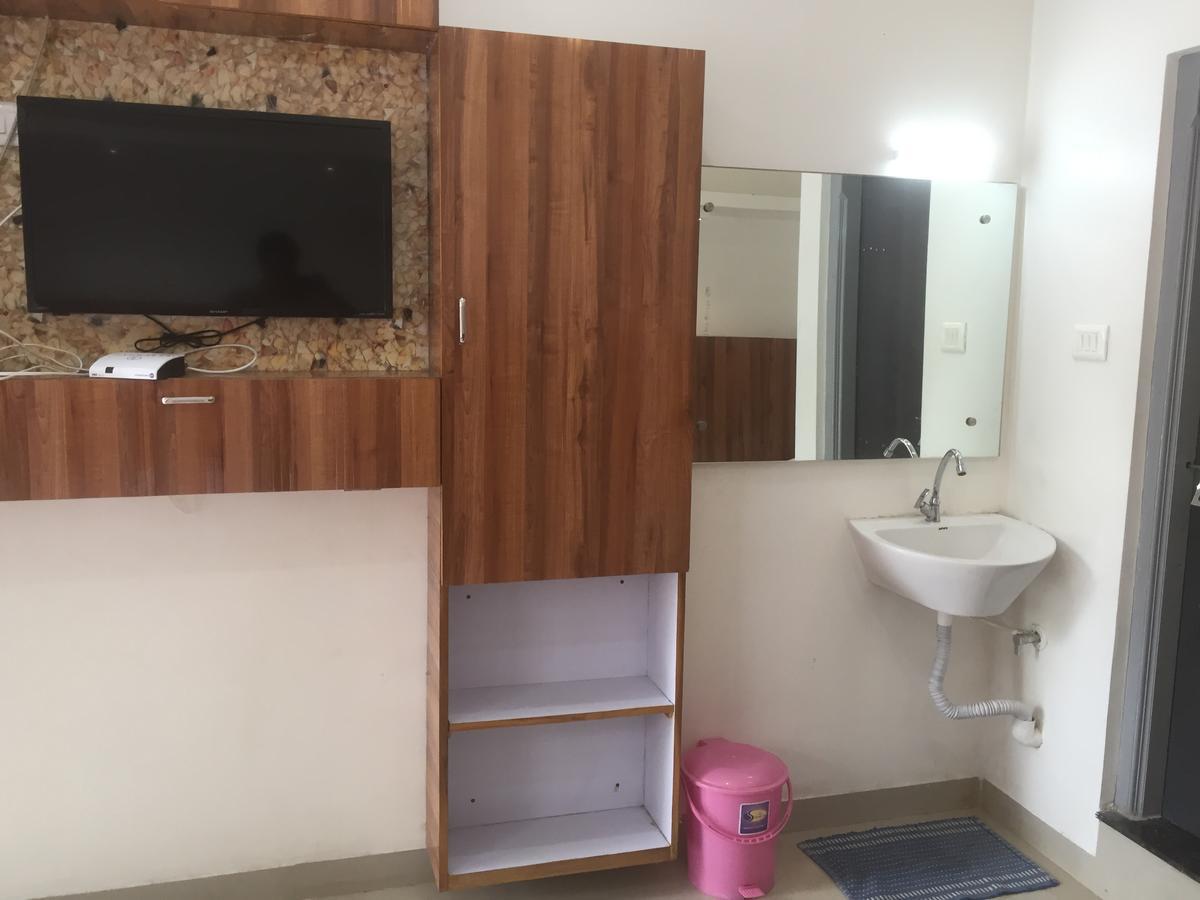 Joshi Yatri Niwas Hotel Kolhápur Kültér fotó