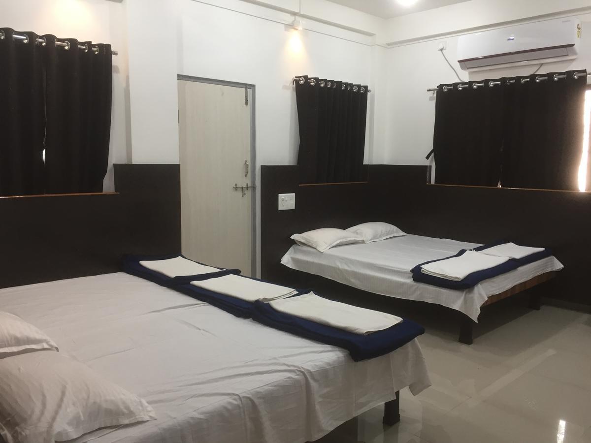 Joshi Yatri Niwas Hotel Kolhápur Kültér fotó