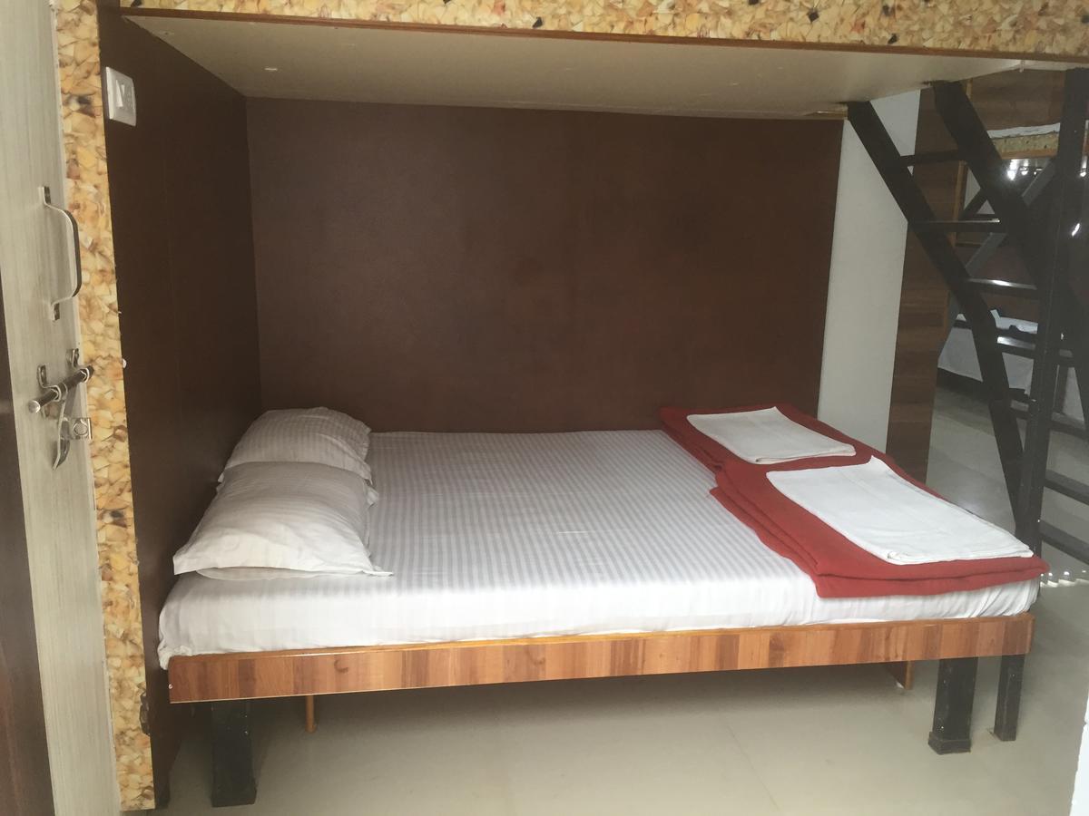 Joshi Yatri Niwas Hotel Kolhápur Kültér fotó