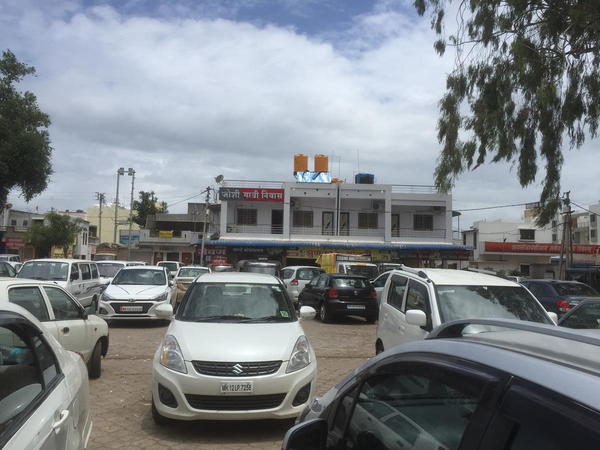Joshi Yatri Niwas Hotel Kolhápur Kültér fotó